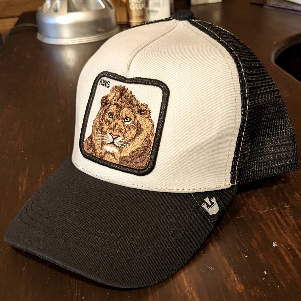 New Farm Trucker Hat Cap King Lion Animal